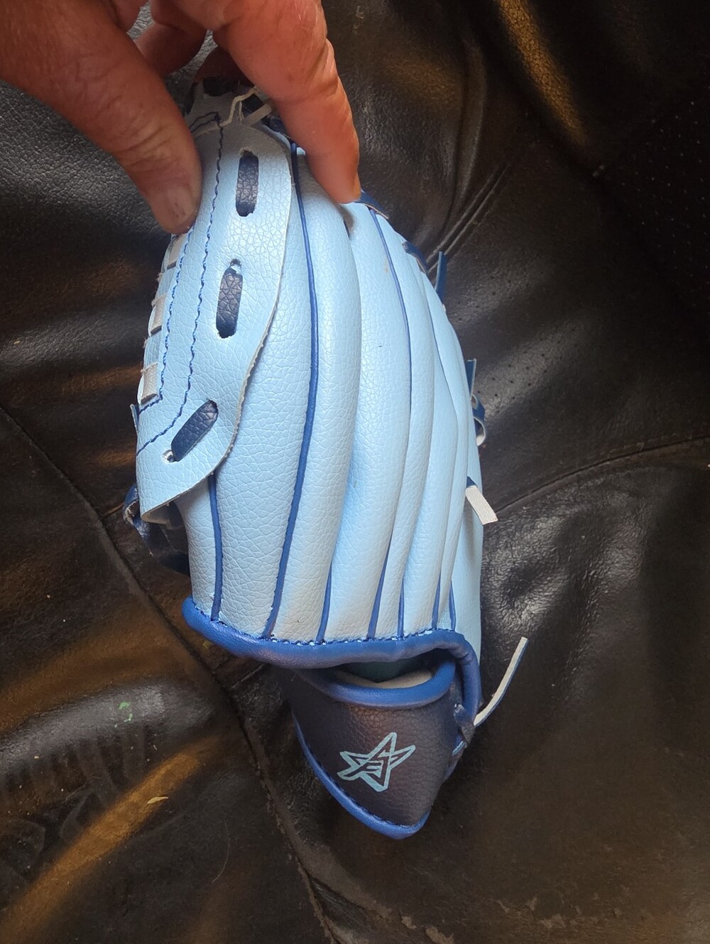 Future Stars 9" Baseball / Tee-Ball Glove - Right Hand Catch - Blue - Picture 3 of 5
